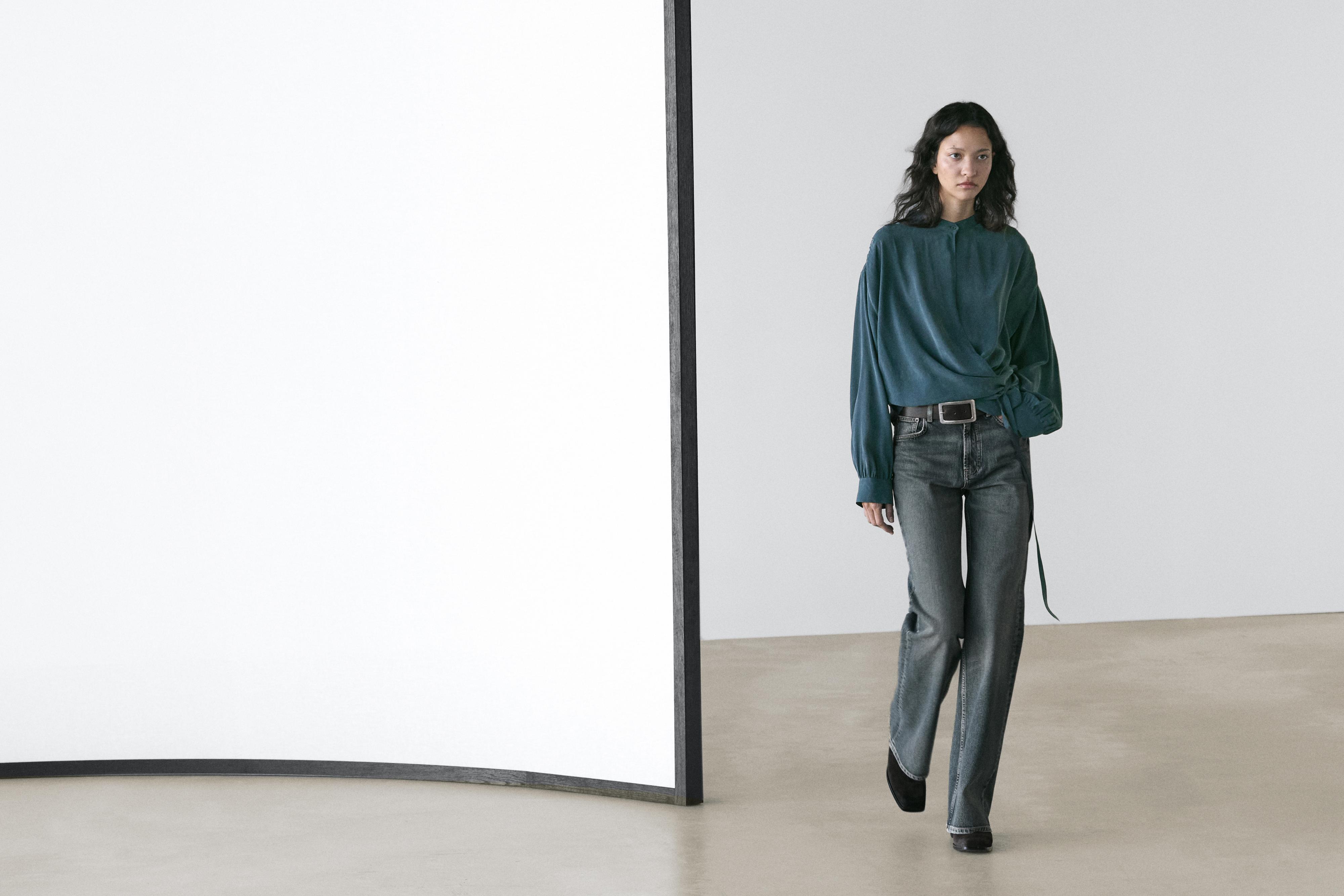 Jean straight flare mid-rise